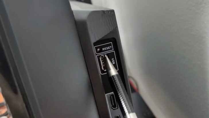 Photo of tcl tv reset button