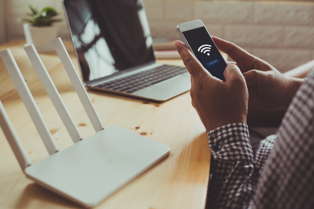 Connecting an iPhone to wifi