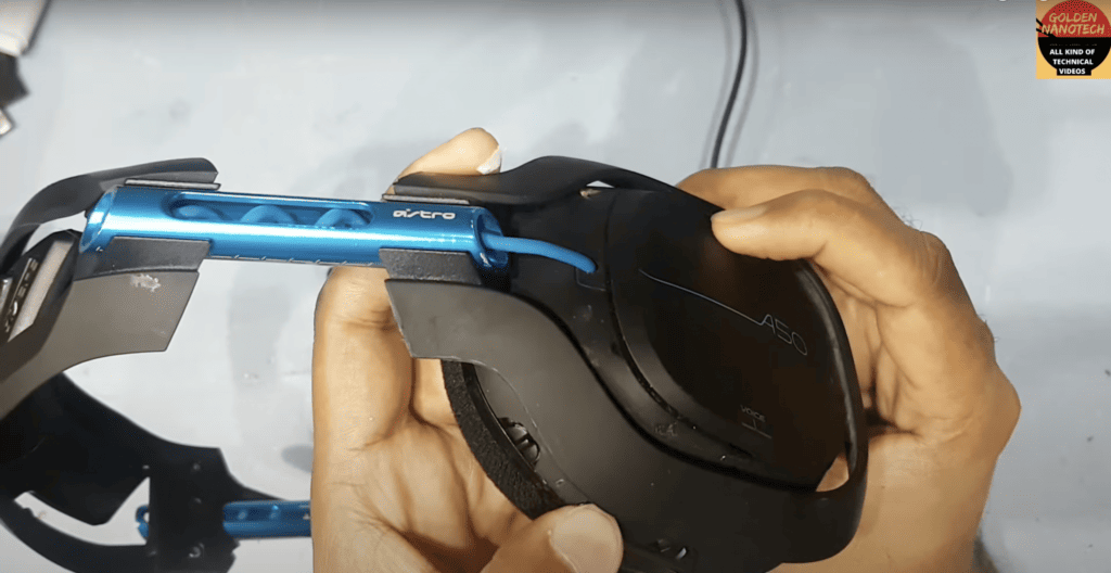 Resetting the headset of 