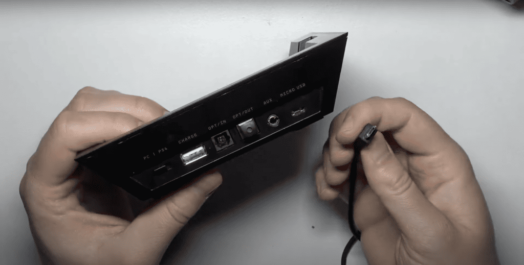 Cable connecting on the base of the Astro A50