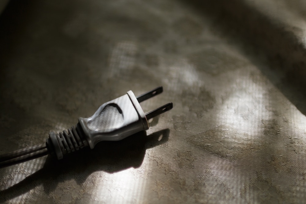 Unplugging the tv outlet